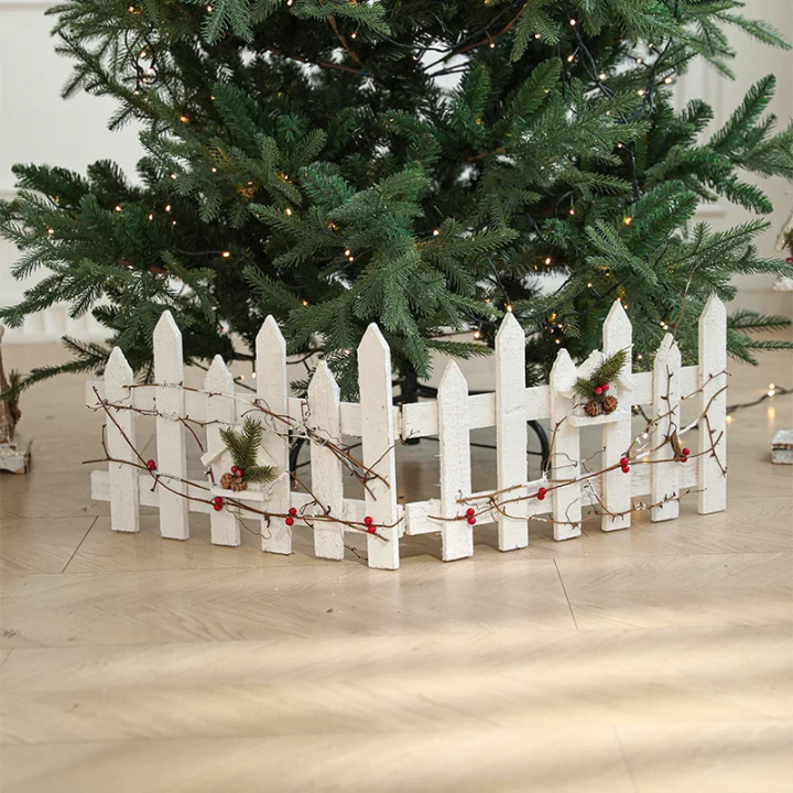 Winter-Inspired Decorative Wooden Fence