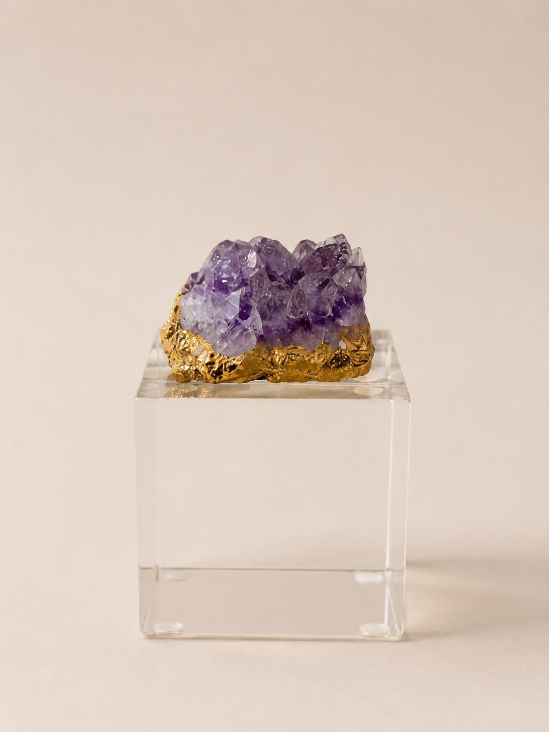 Natural Quartz Crystal Décor on Crystal Base