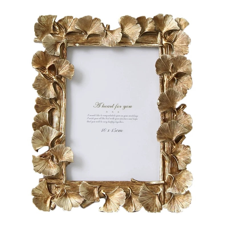 Set Of 2 Resin Photo Frame With Flowery Design by