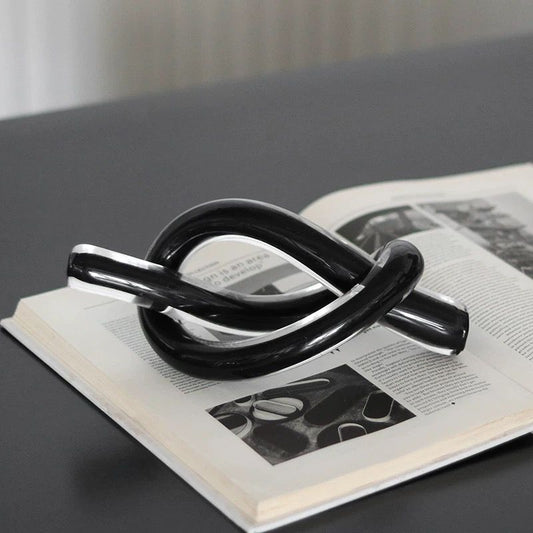 Elegant Knot Décor Pieces