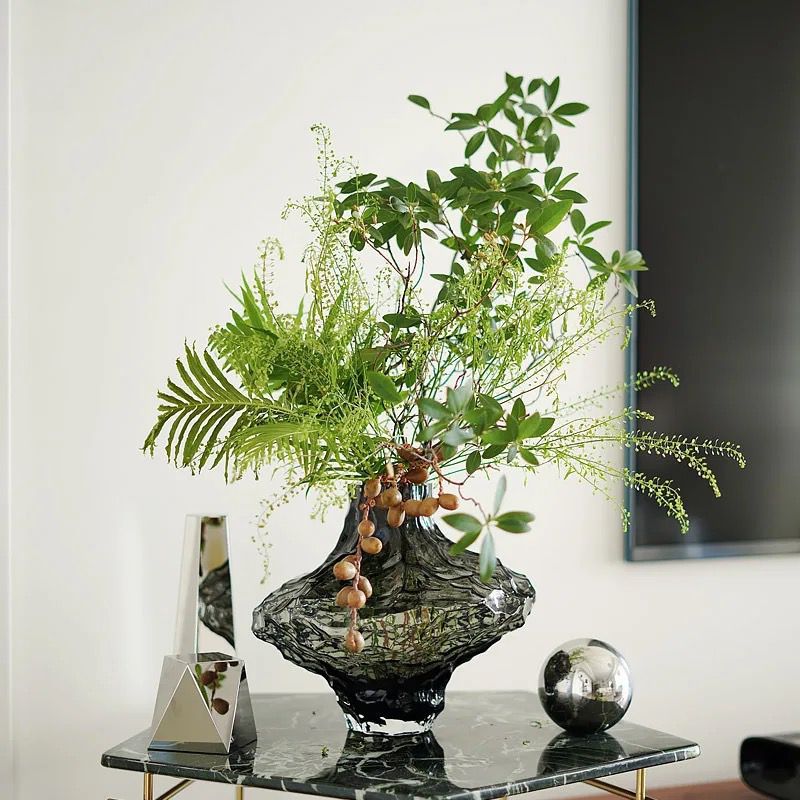 Set of 2 Black Vases