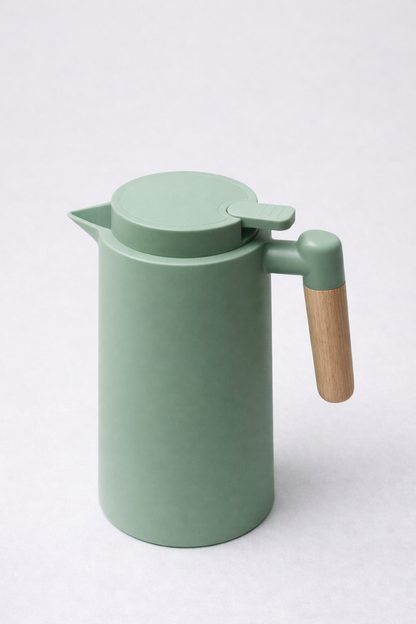 Plastic Beverage Thermos with Elegant Design