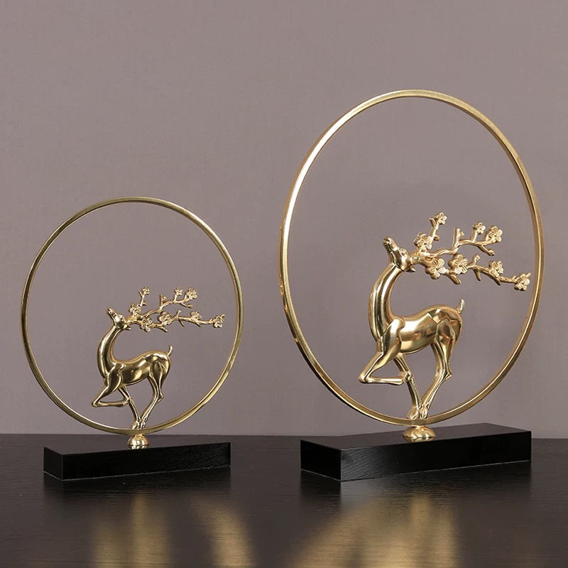 Golden Elegance – Deer Sculpture Set