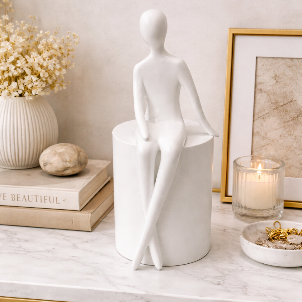 Abstract Figurine with a Calm Touch
