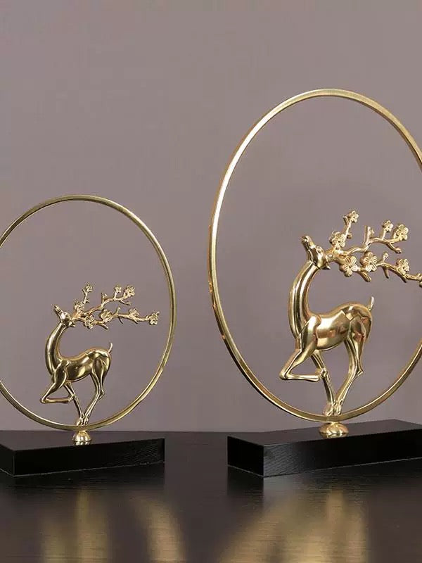 Golden Elegance – Deer Sculpture Set