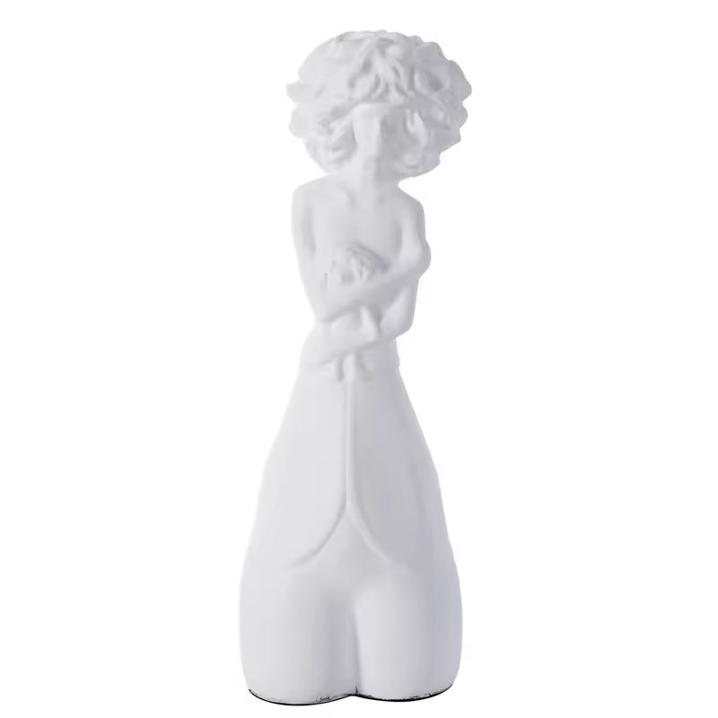 Trendy figure Girl Statue