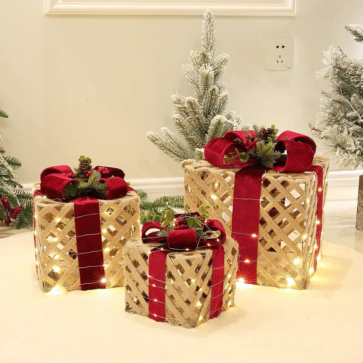 Set of 3 Christmas Boxes With Lights