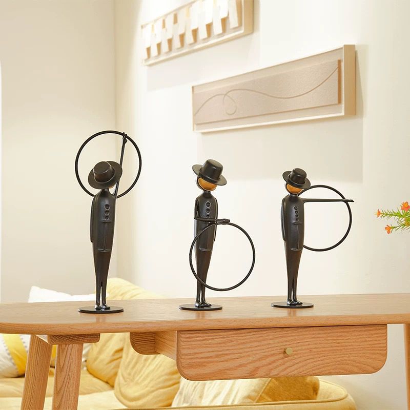 The Gentlemen with Circles – Modern Minimalist Sculptures