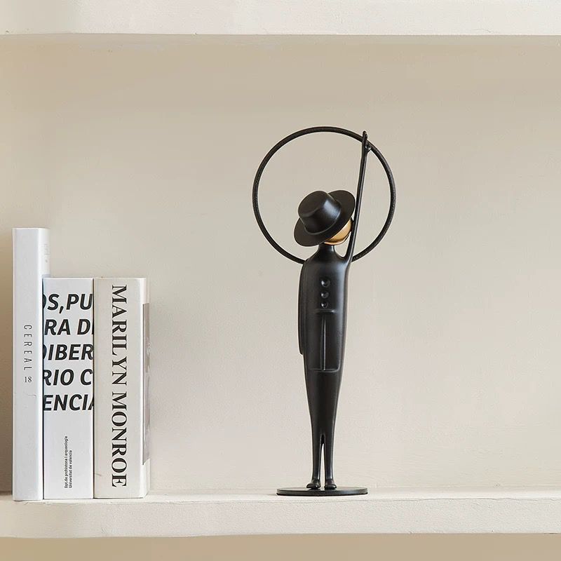 The Gentlemen with Circles – Modern Minimalist Sculptures