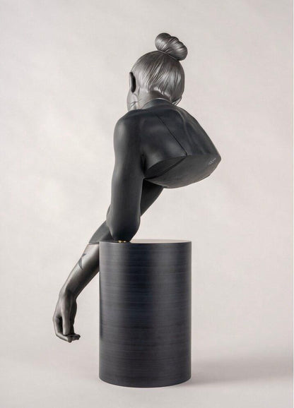 Elegant Lady Sculpture