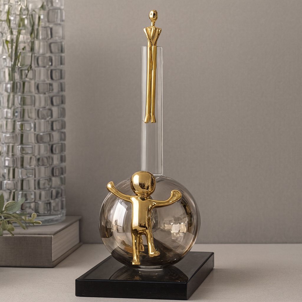 Artistic Décor Sculpture with Golden Details